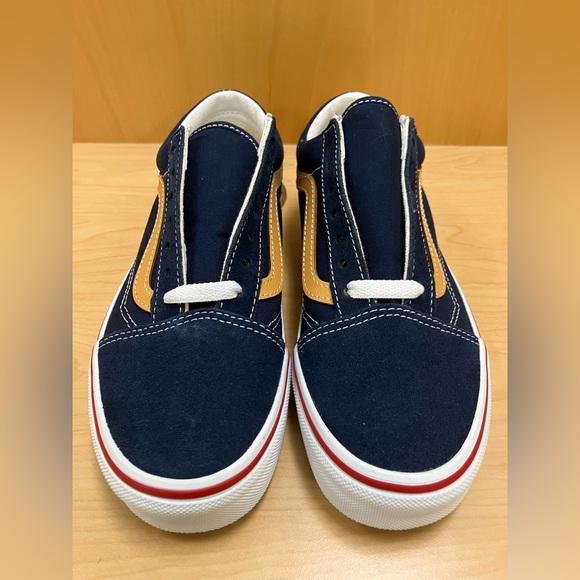 Classic Vans - Picture 5 of 7